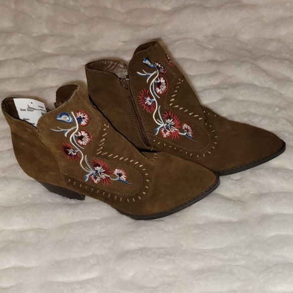 Carlos Santana Vivien Embroidered booties - Picture 5 of 7